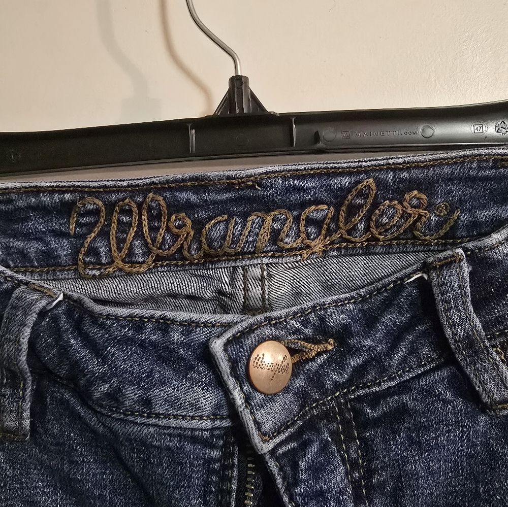 Vintage Women's Wrangler flare legged Blue Jeans